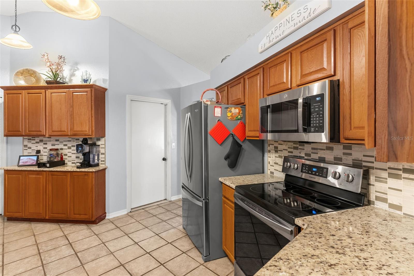 Image 11 of 37 For 9715 Glenpointe Drive