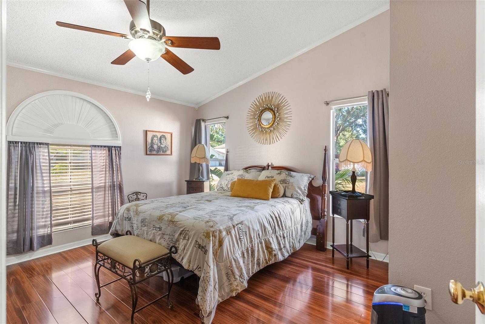 Image 15 of 37 For 9715 Glenpointe Drive