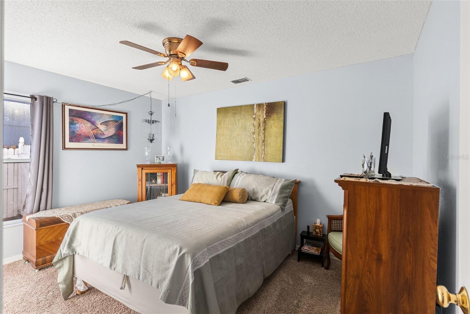 Image 19 of 37 For 9715 Glenpointe Drive