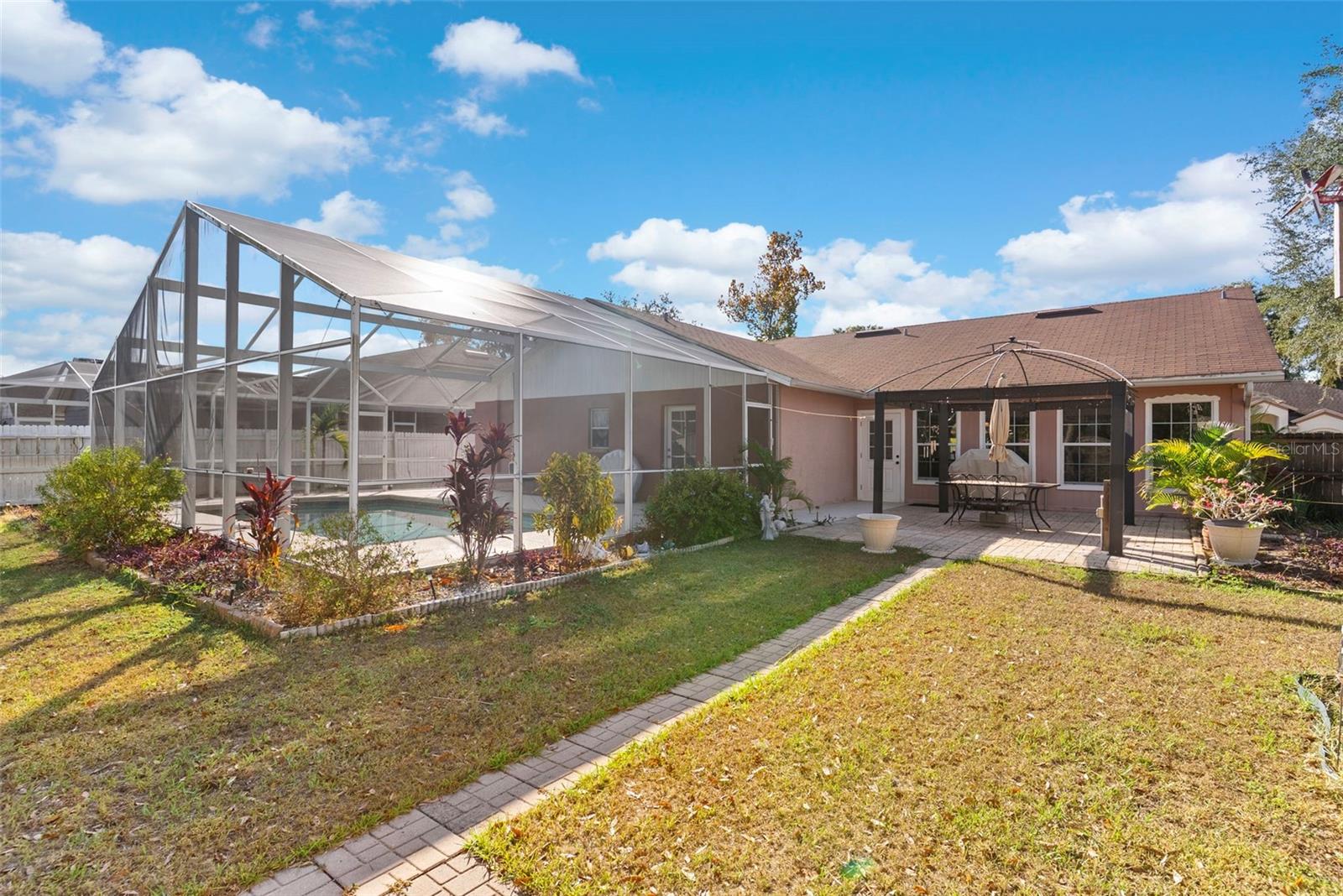 Image 29 of 37 For 9715 Glenpointe Drive