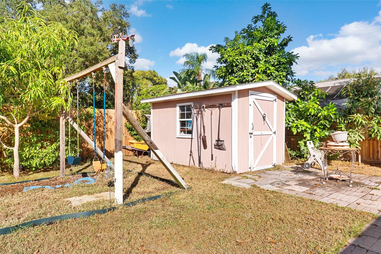 Image 31 of 37 For 9715 Glenpointe Drive