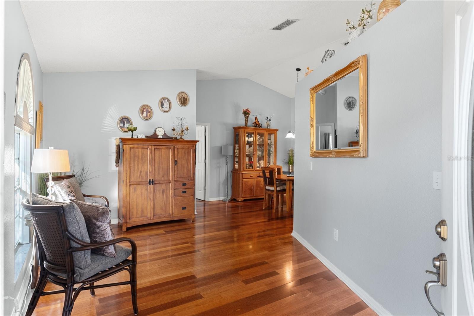 Image 6 of 37 For 9715 Glenpointe Drive