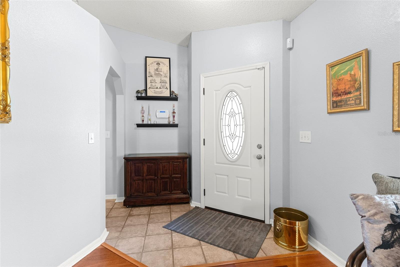 Image 7 of 37 For 9715 Glenpointe Drive