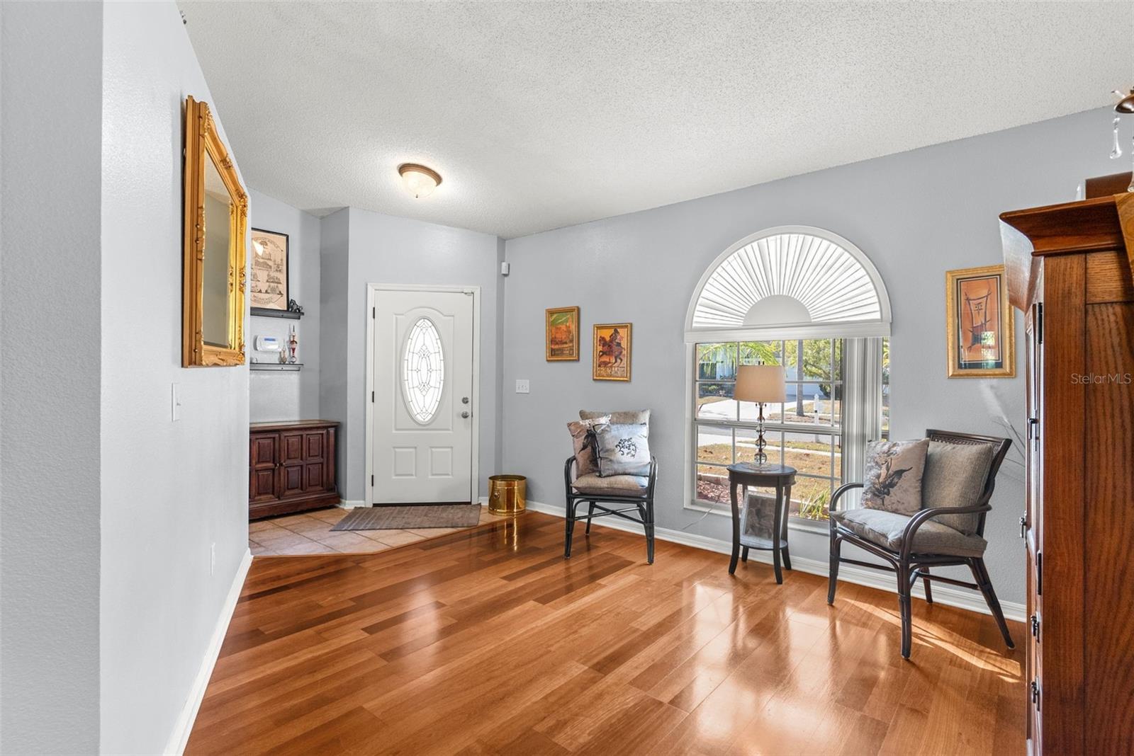 Image 8 of 37 For 9715 Glenpointe Drive