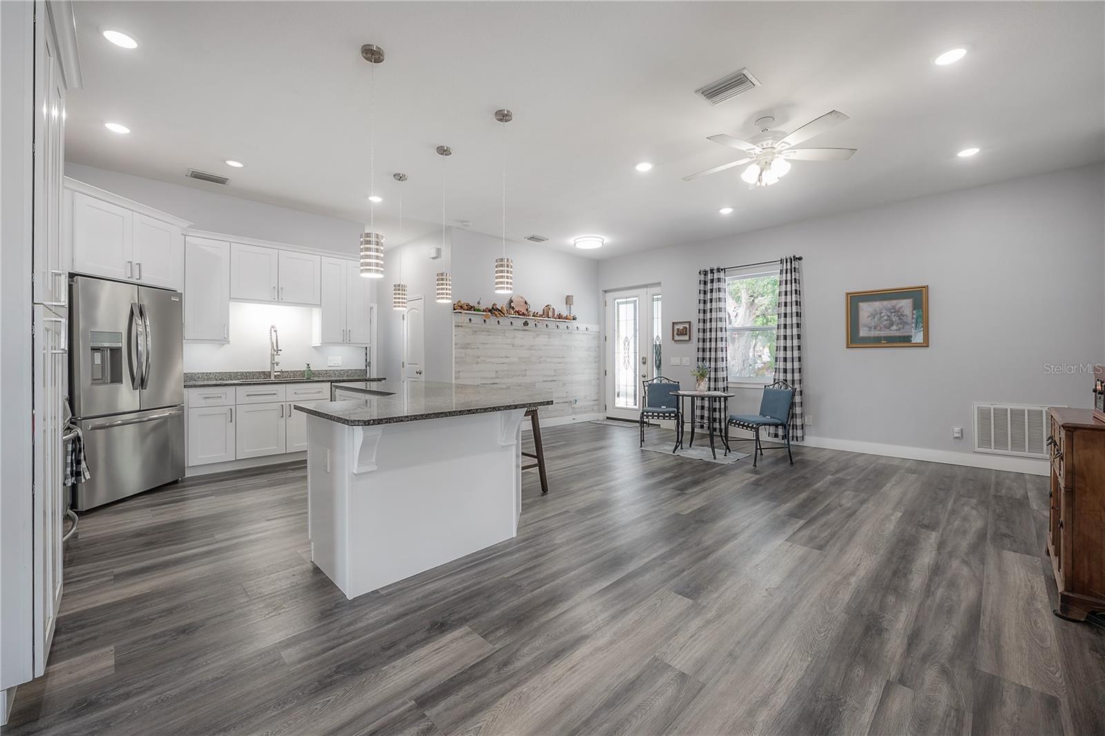 Image 11 of 52 For 5619 25th Street W