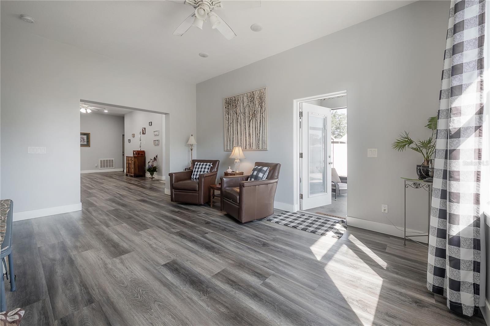 Image 21 of 52 For 5619 25th Street W