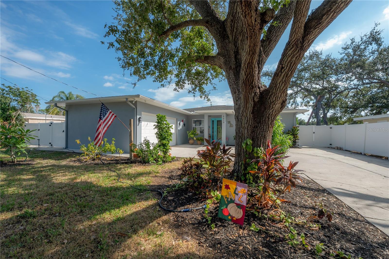 Image 3 of 52 For 5619 25th Street W