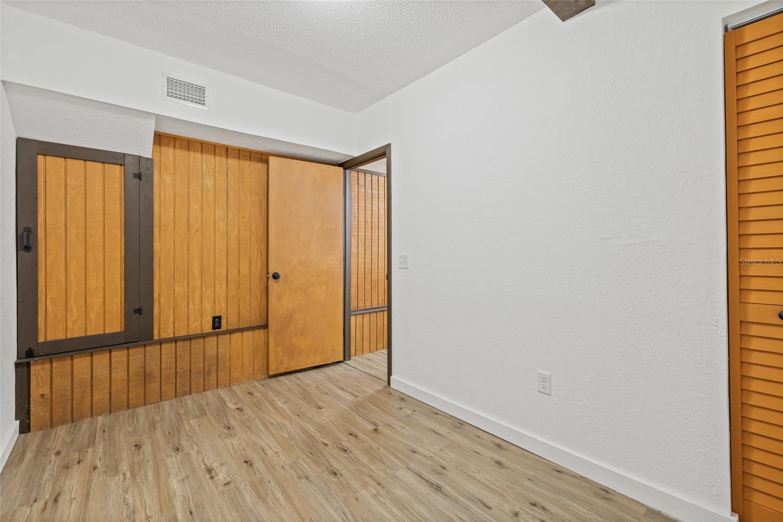 Image 12 of 39 For 10020 Jungle Street