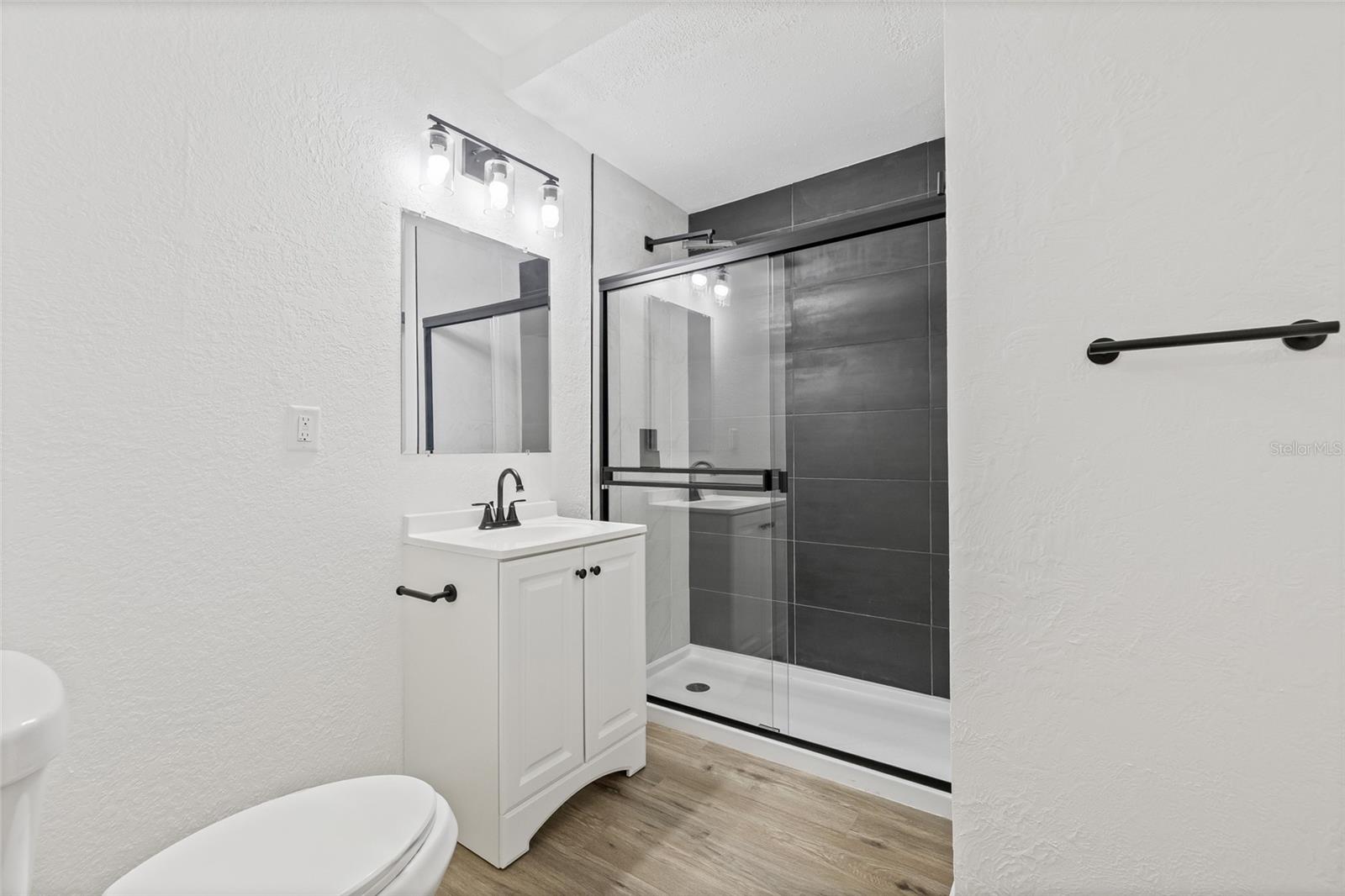 Image 13 of 39 For 10020 Jungle Street