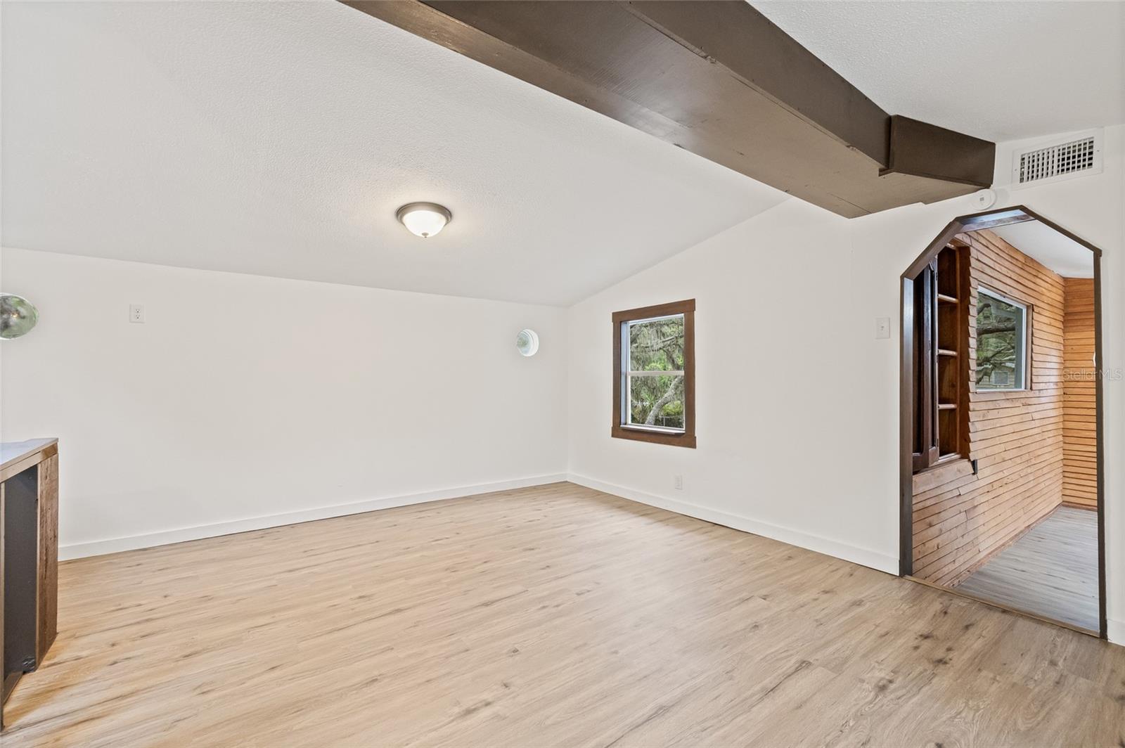 Image 18 of 39 For 10020 Jungle Street