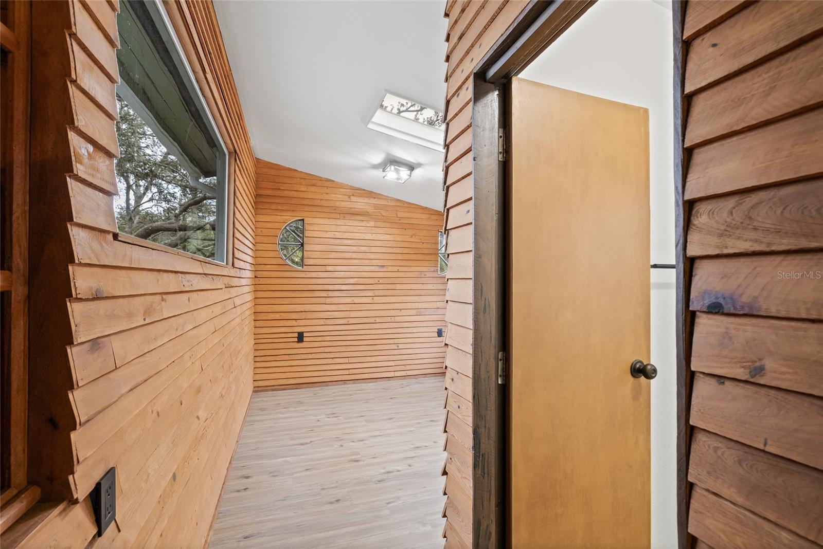 Image 21 of 39 For 10020 Jungle Street