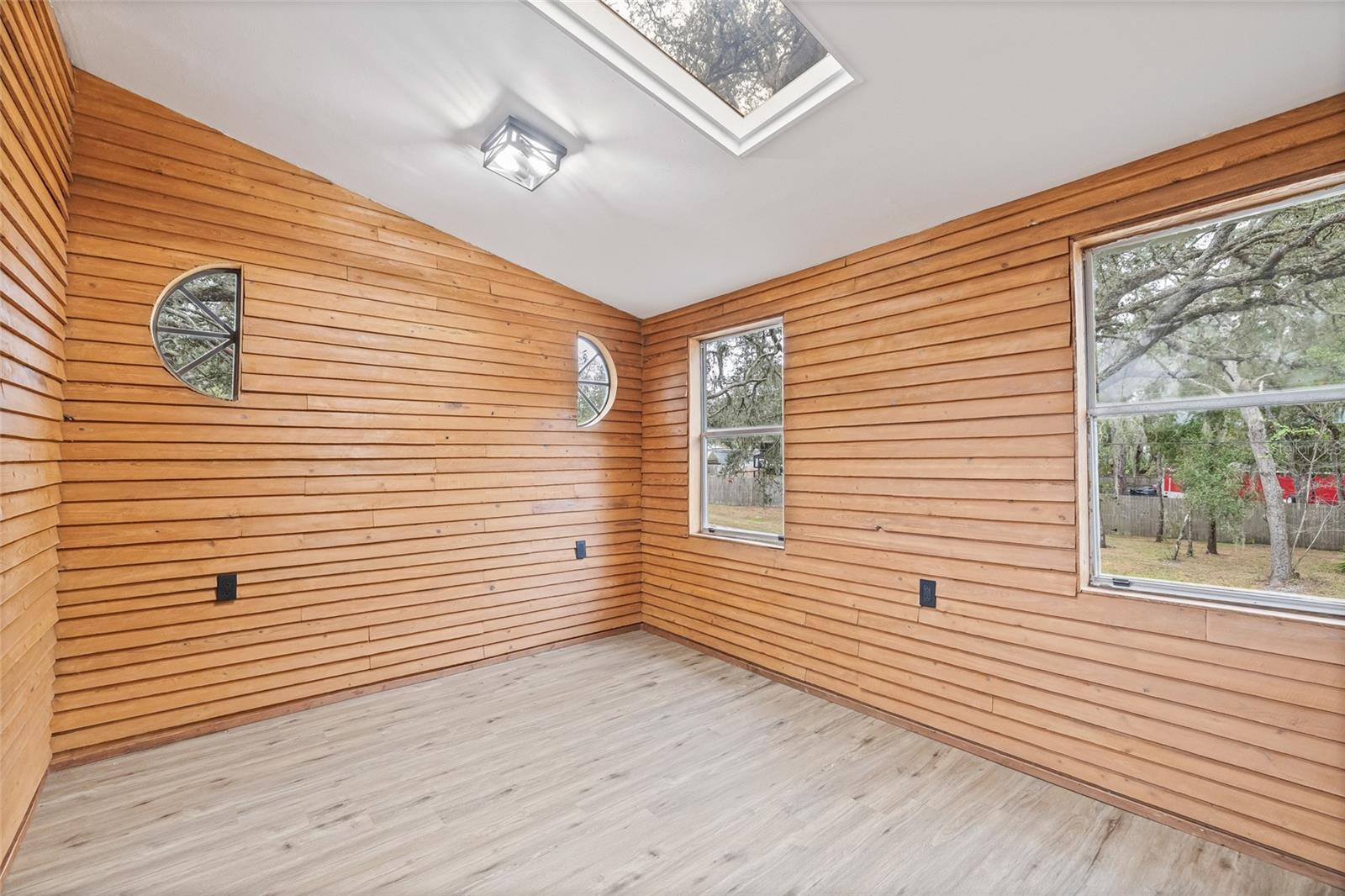 Image 22 of 39 For 10020 Jungle Street