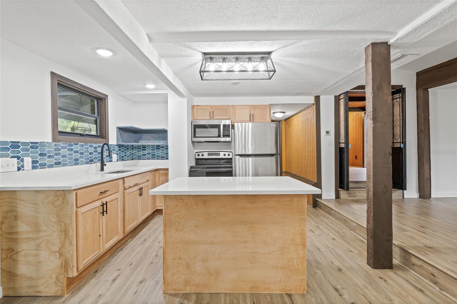 Image 3 of 39 For 10020 Jungle Street