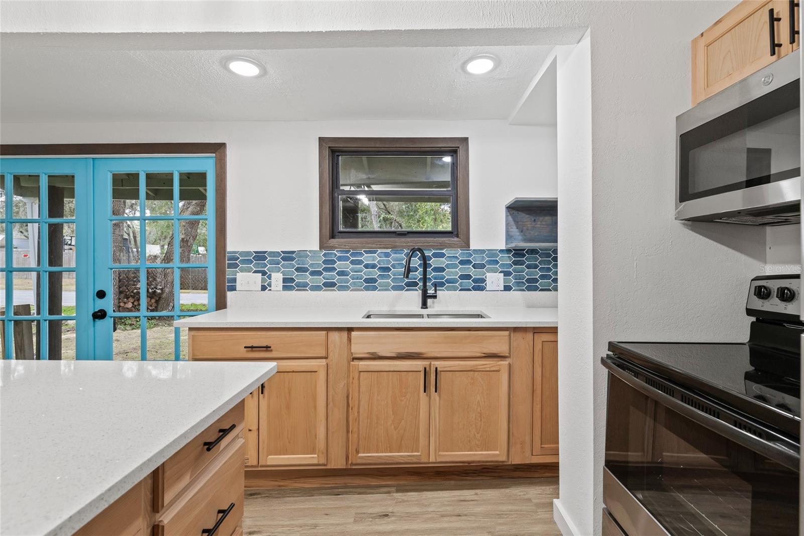 Image 4 of 39 For 10020 Jungle Street