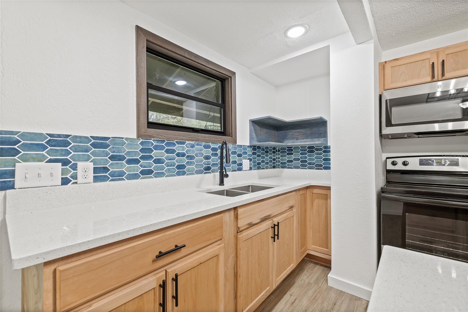 Image 6 of 39 For 10020 Jungle Street