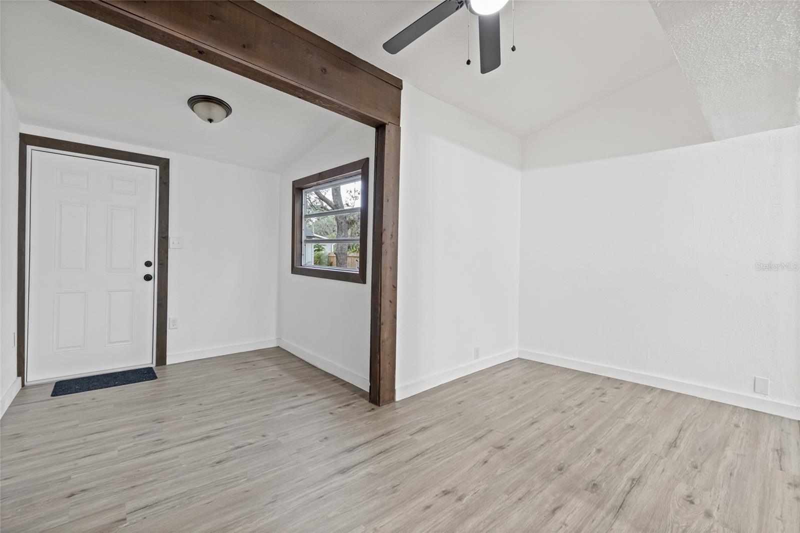 Image 9 of 39 For 10020 Jungle Street