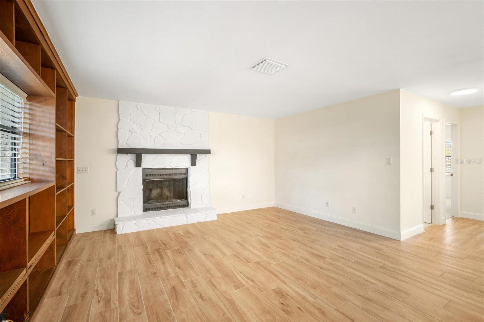 Image 16 of 36 For 1315 Juniper Circle