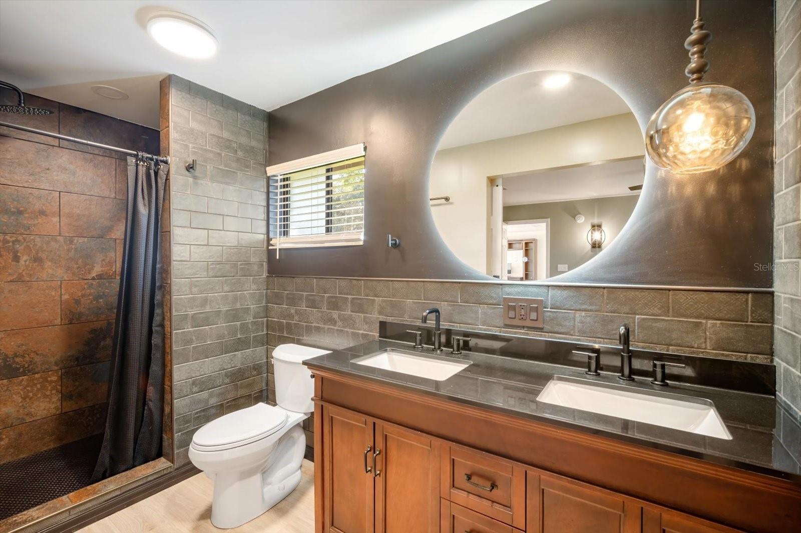 Image 20 of 36 For 1315 Juniper Circle