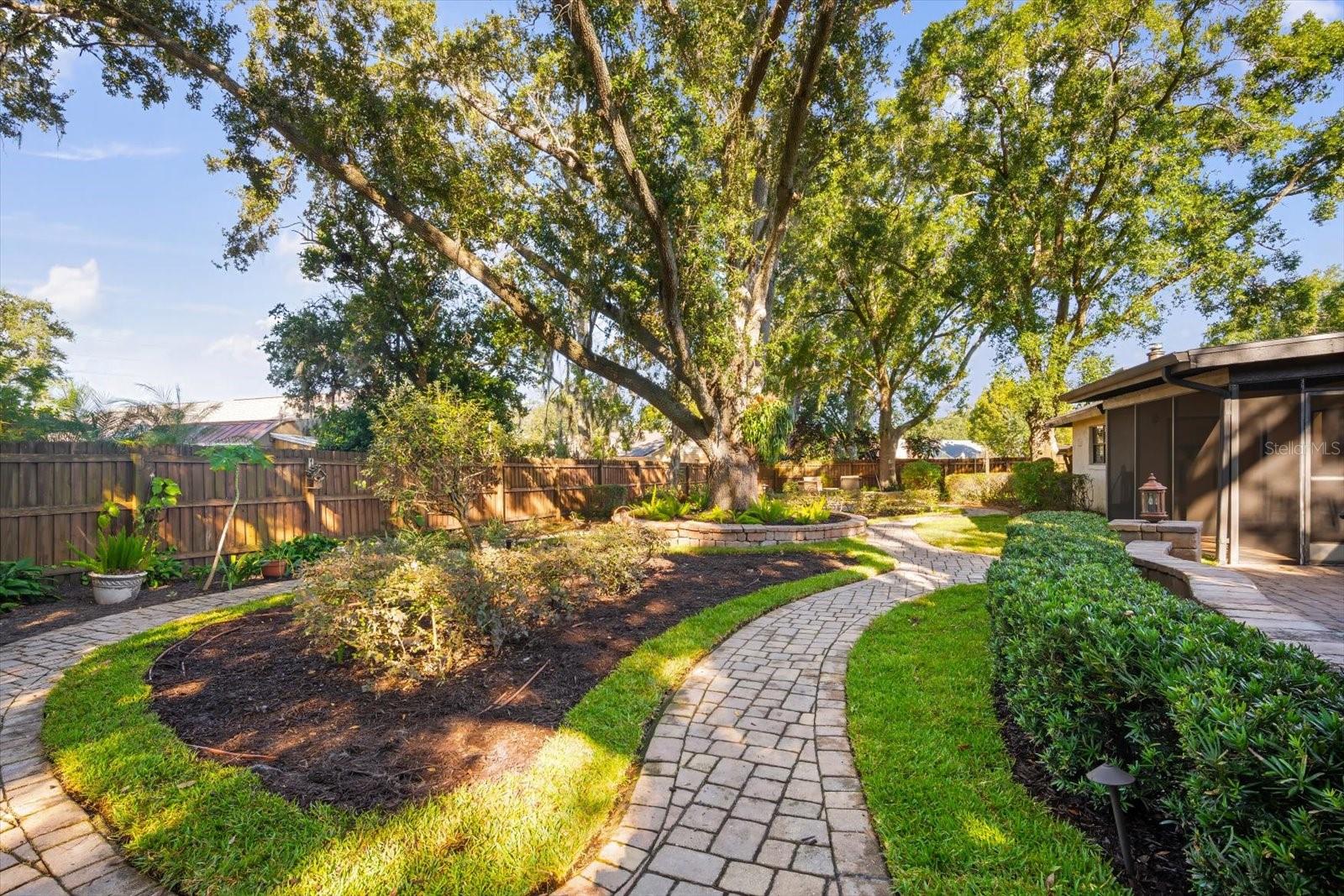 Image 28 of 36 For 1315 Juniper Circle