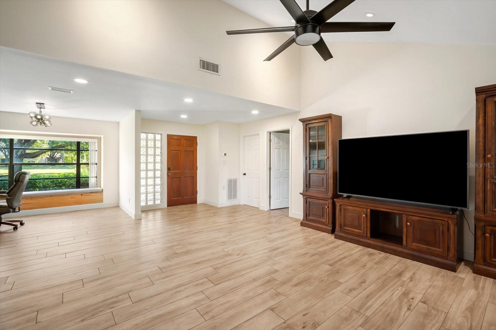 Image 8 of 36 For 1315 Juniper Circle