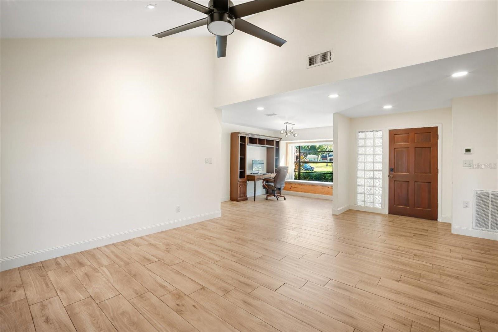 Image 9 of 36 For 1315 Juniper Circle