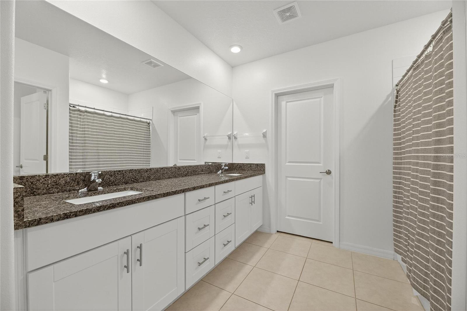 Image 33 of 79 For 13423 Jamaica Plank Loop