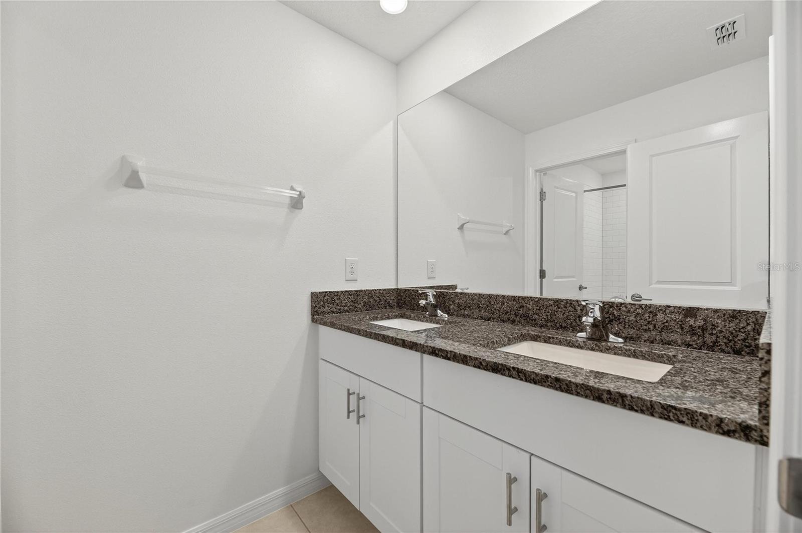 Image 42 of 79 For 13423 Jamaica Plank Loop