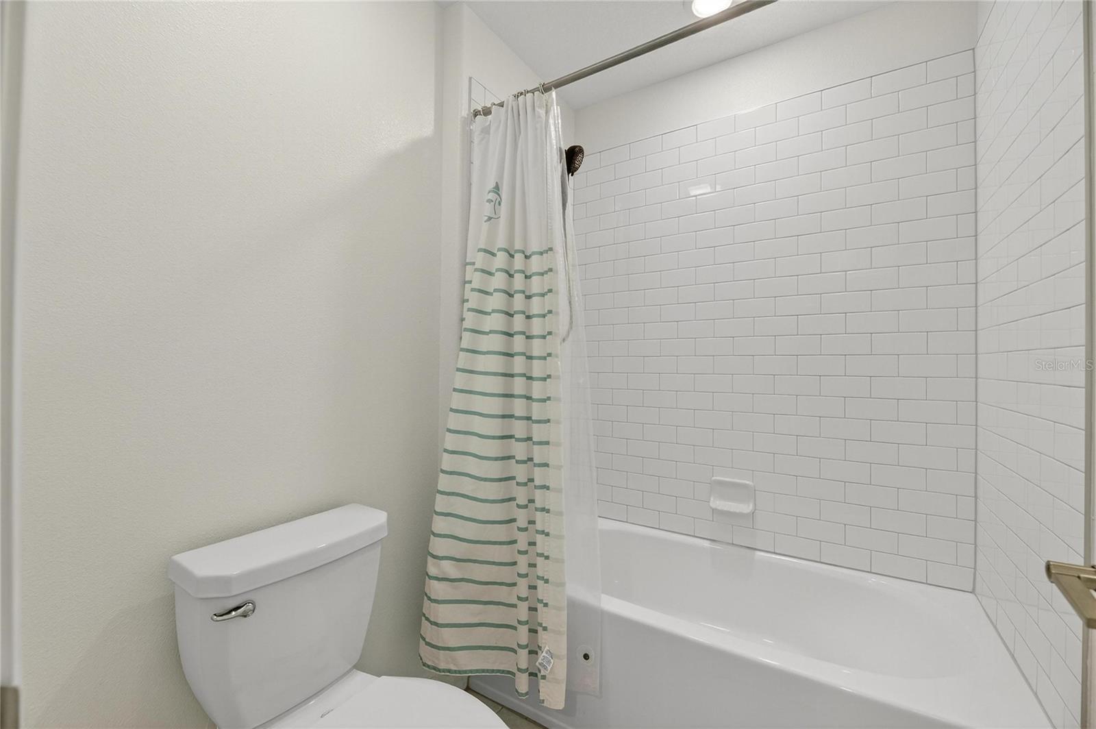 Image 43 of 79 For 13423 Jamaica Plank Loop