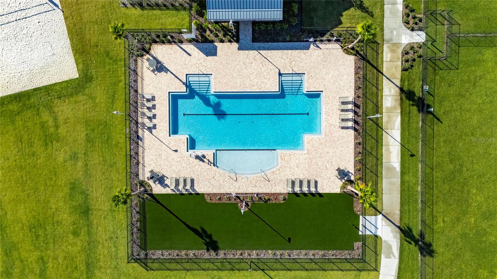 Image 76 of 79 For 13423 Jamaica Plank Loop