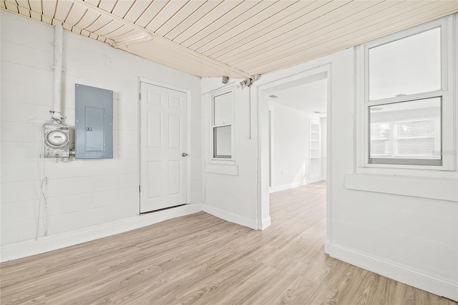 Image 17 of 39 For 4228 Bay Vista Avenue