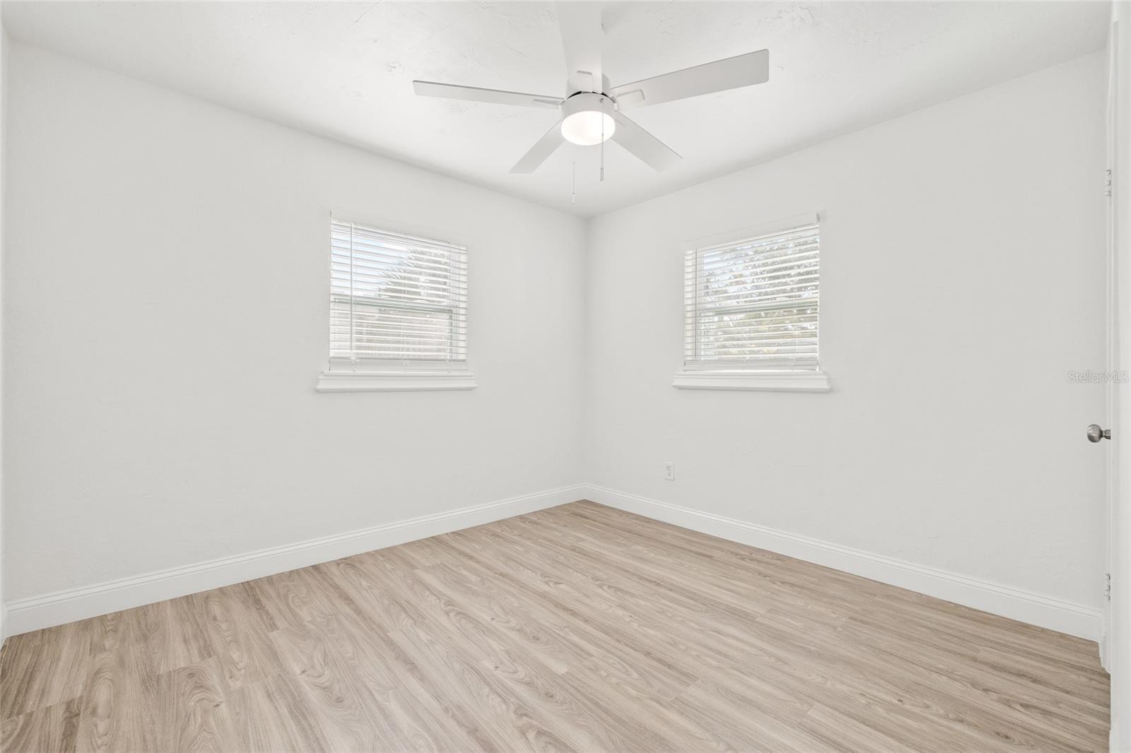 Image 25 of 39 For 4228 Bay Vista Avenue