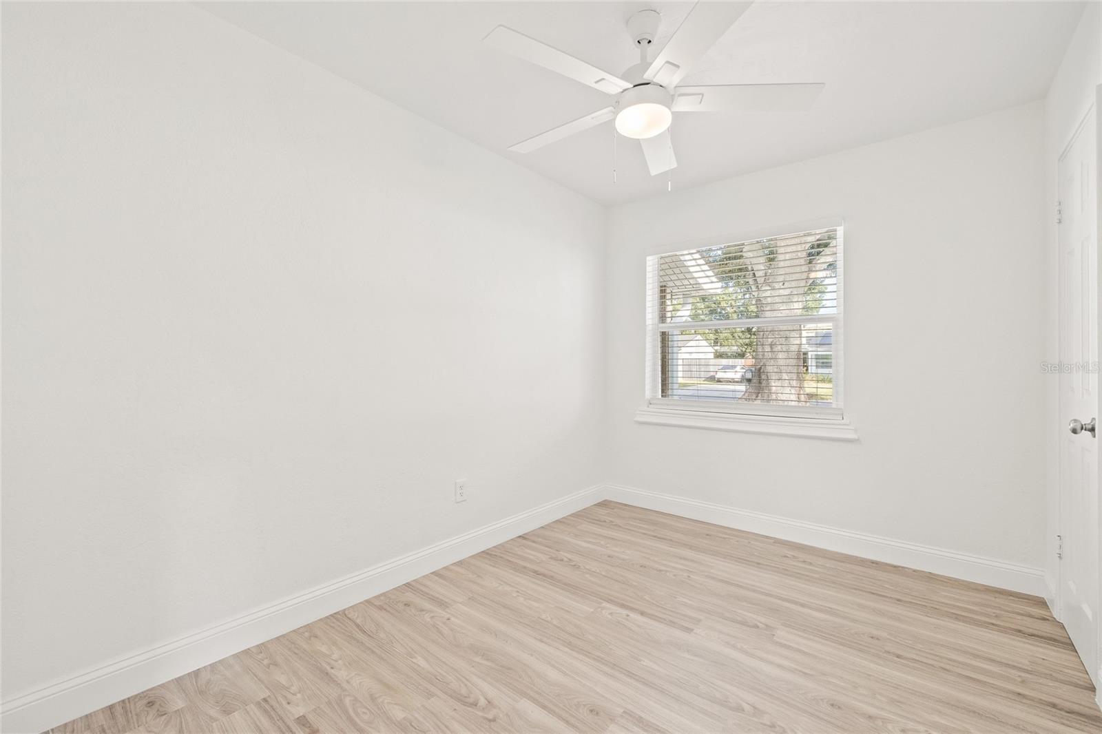 Image 28 of 39 For 4228 Bay Vista Avenue