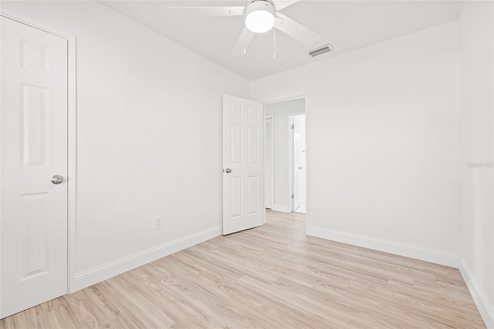 Image 29 of 39 For 4228 Bay Vista Avenue