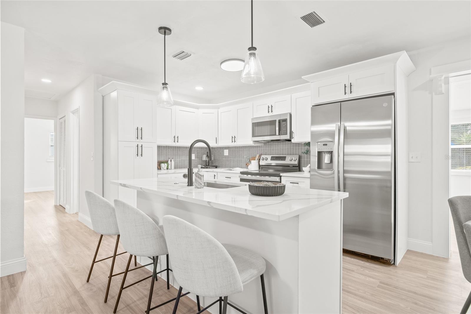 Image 7 of 39 For 4228 Bay Vista Avenue