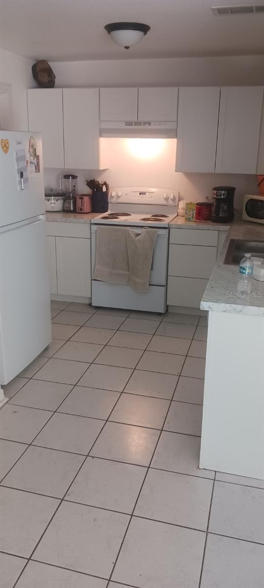 Image 2 of 8 For 887 Leeward Road