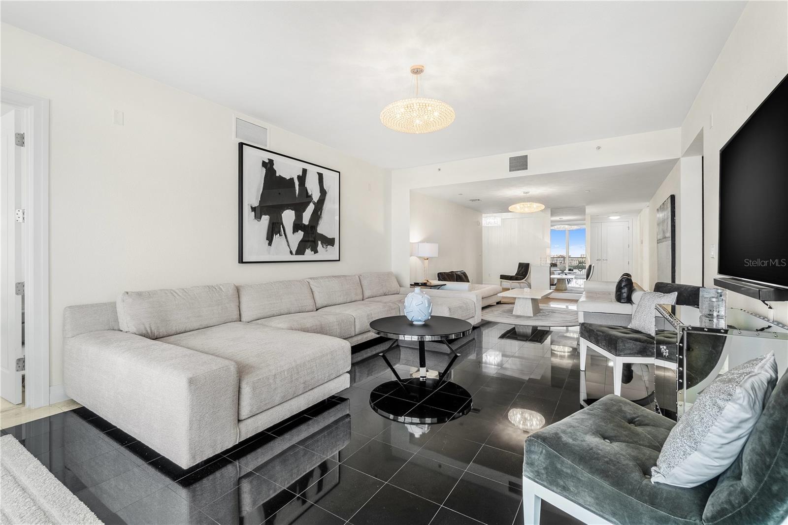 Image 10 of 75 For 331 Cleveland Street 1103