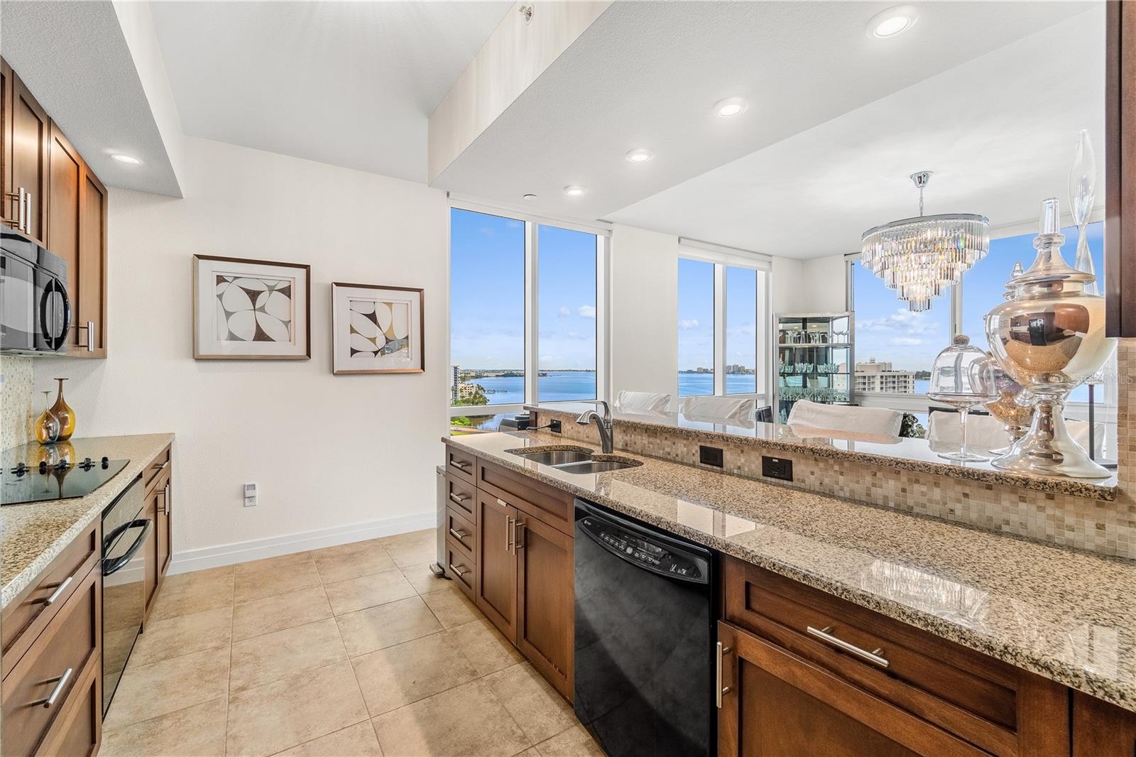 Image 12 of 75 For 331 Cleveland Street 1103