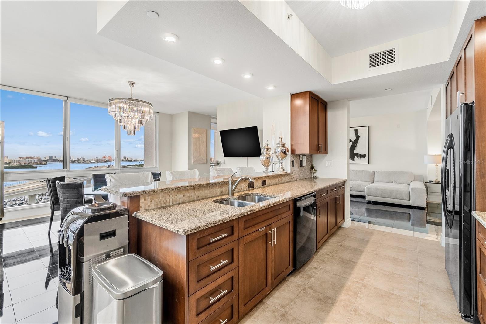 Image 13 of 75 For 331 Cleveland Street 1103