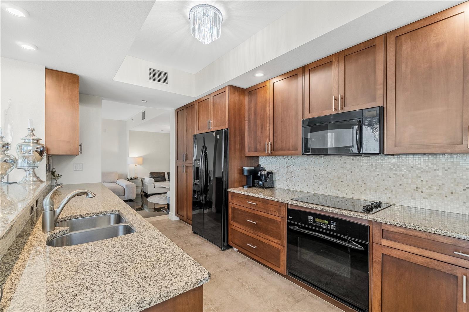 Image 14 of 75 For 331 Cleveland Street 1103