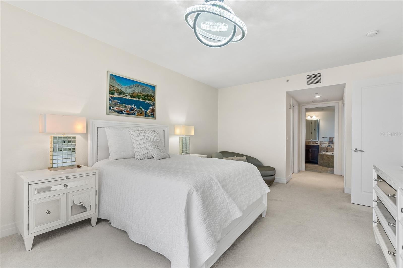 Image 25 of 75 For 331 Cleveland Street 1103