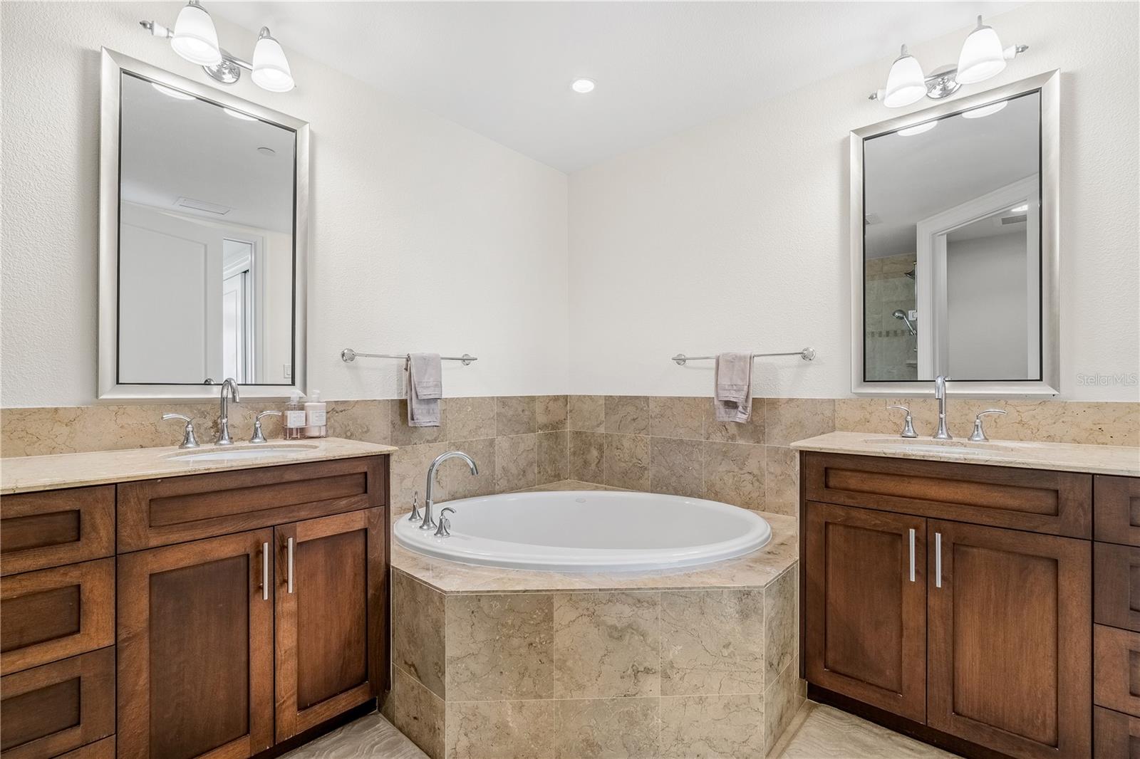 Image 27 of 75 For 331 Cleveland Street 1103