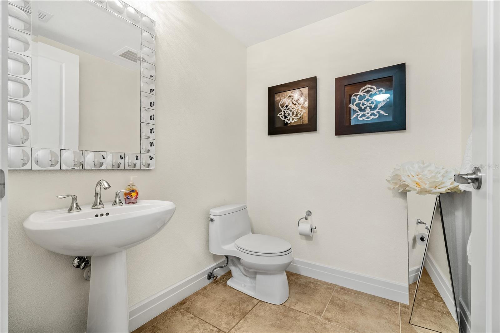 Image 4 of 75 For 331 Cleveland Street 1103