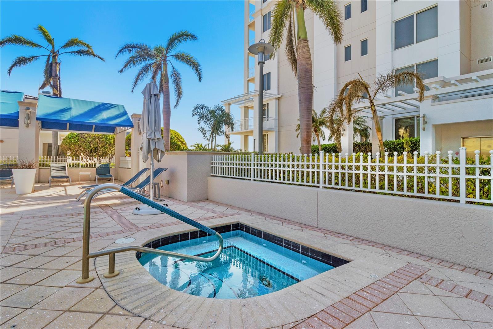 Image 60 of 75 For 331 Cleveland Street 1103