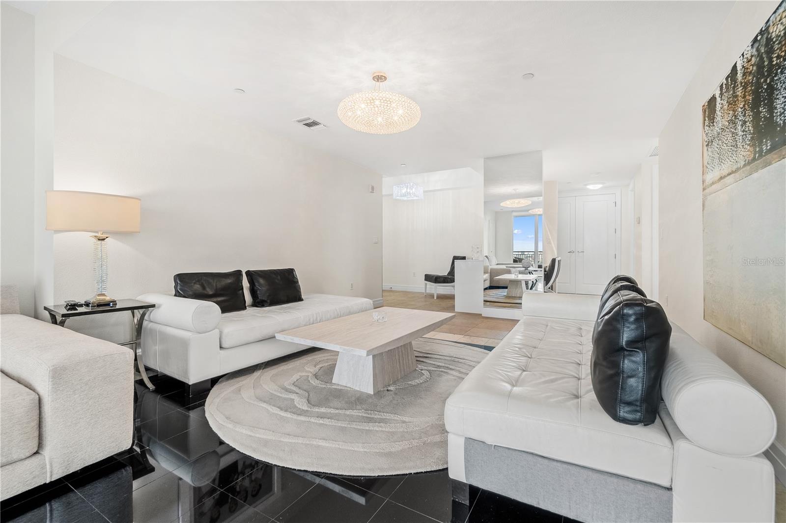 Image 8 of 75 For 331 Cleveland Street 1103