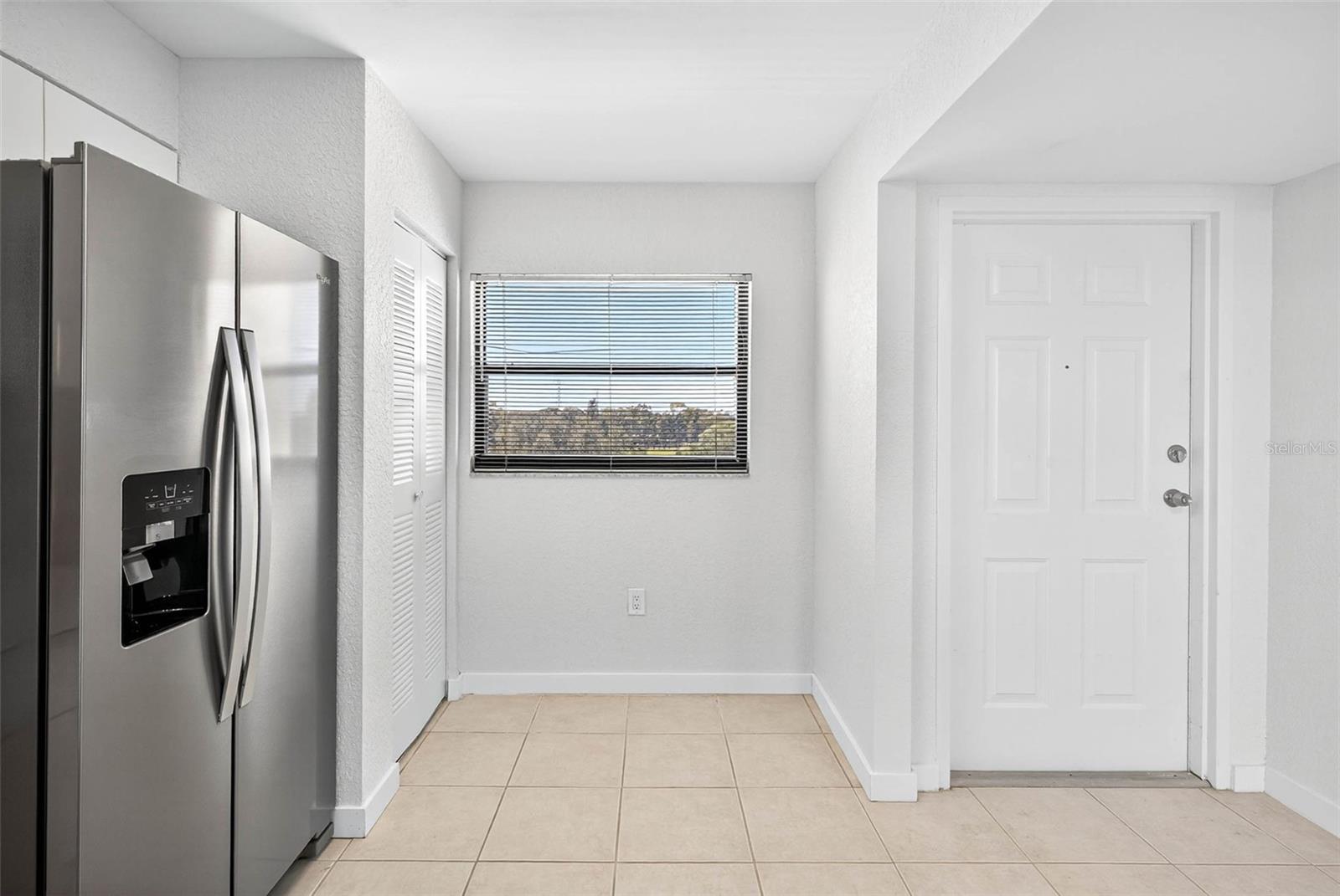 Image 11 of 65 For 900 Cove Cay Drive 6e