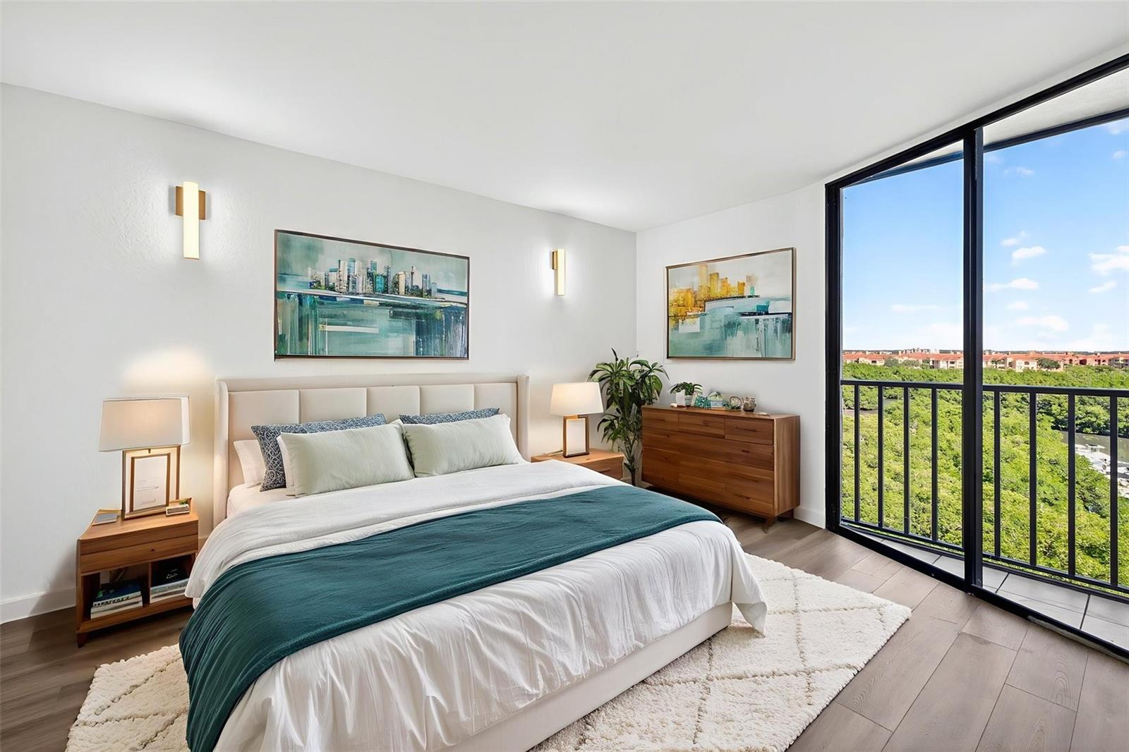 Image 17 of 65 For 900 Cove Cay Drive 6e