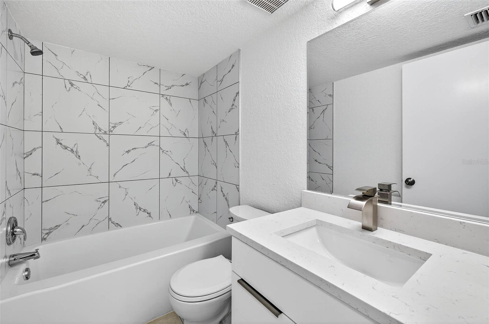 Image 22 of 65 For 900 Cove Cay Drive 6e