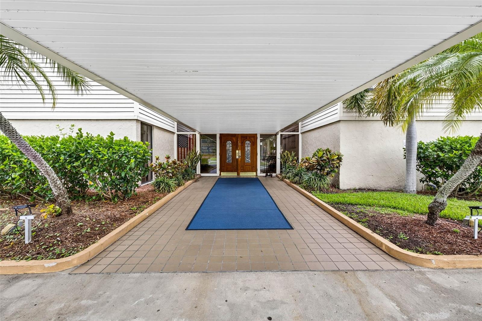 Image 38 of 65 For 900 Cove Cay Drive 6e