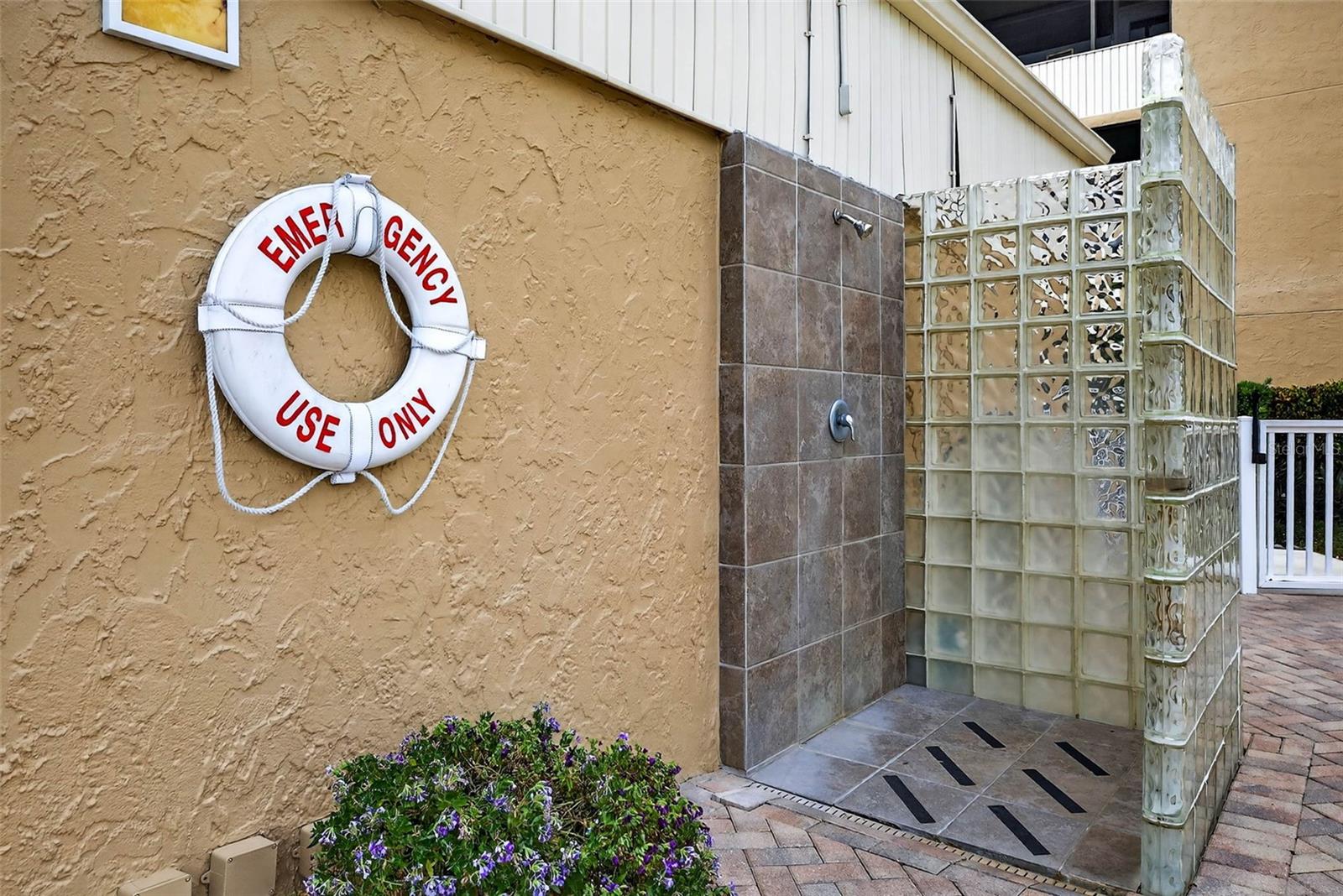 Image 45 of 65 For 900 Cove Cay Drive 6e