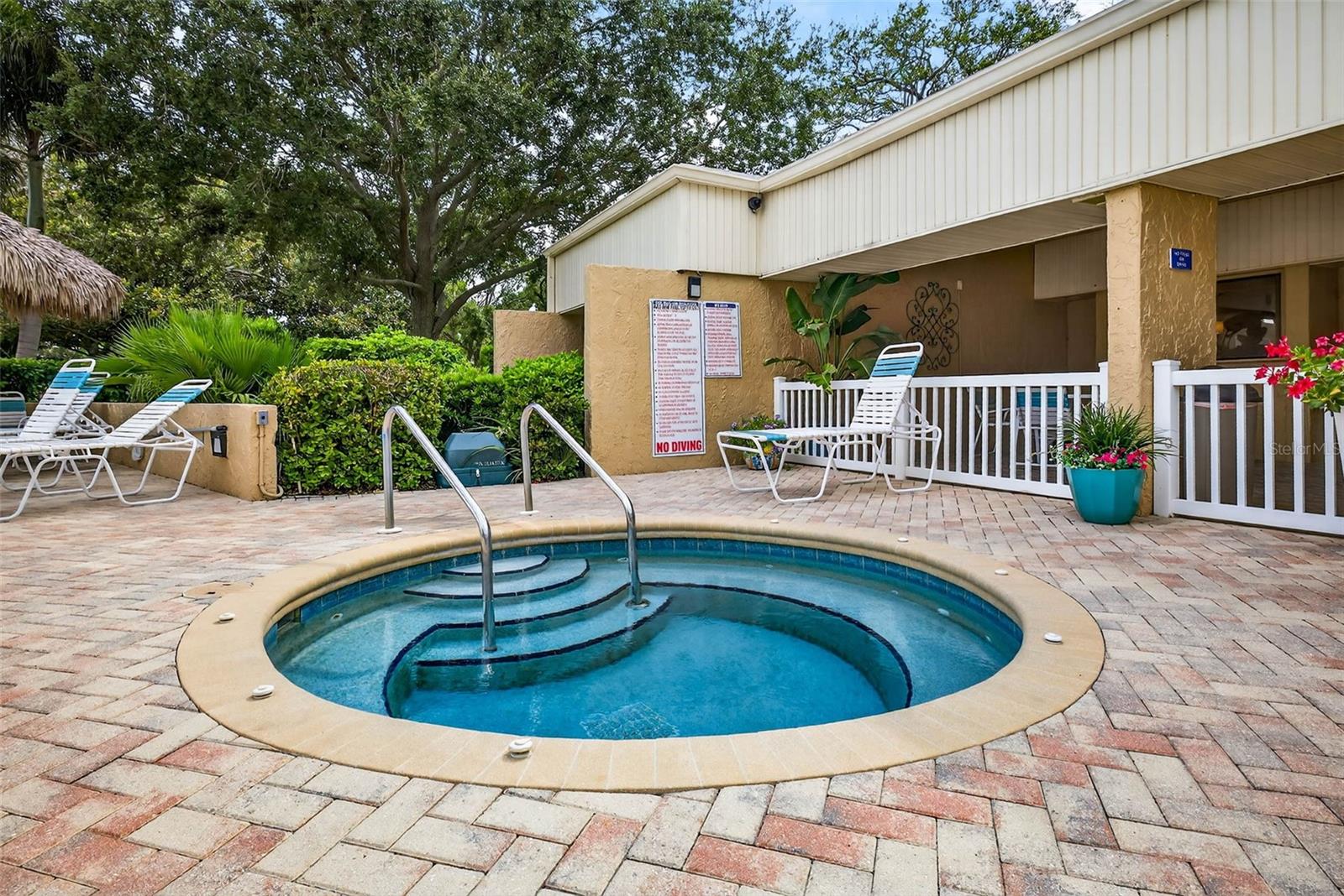 Image 47 of 65 For 900 Cove Cay Drive 6e